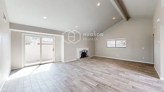 5135 W Mission Ln — Photo 4