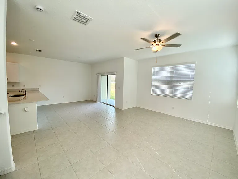 6246 Shiner St — Photo 2