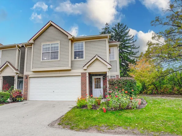 650 E Whispering Oaks Ct, Palatine, IL 60074