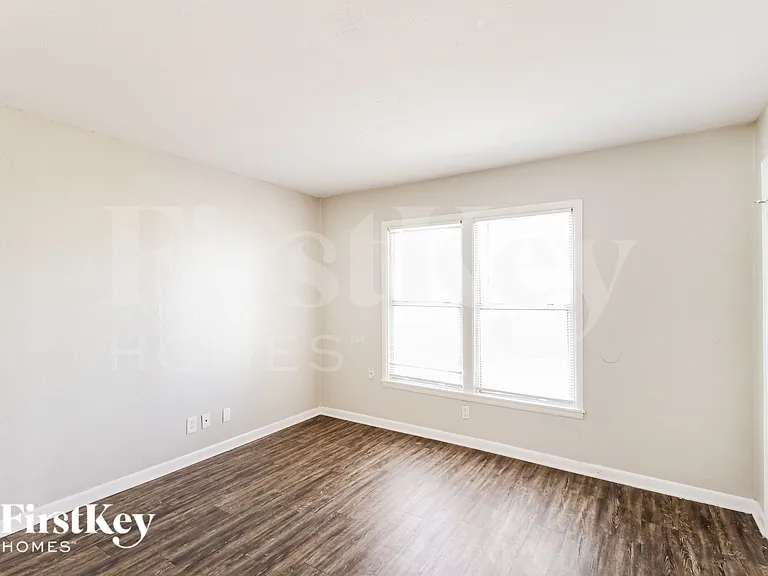 3516 Revere St — Photo 9