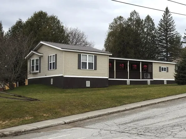 7 Elm Street, Richford, VT 05476