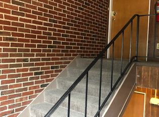 525 W Cook St #9, Springfield, IL 62704