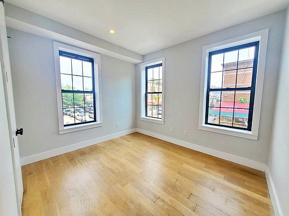 4th image of 279 Martense St #27