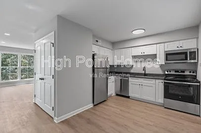 2 bed, 1.5 bath, 950 sqft, $1,225 — Photo 3