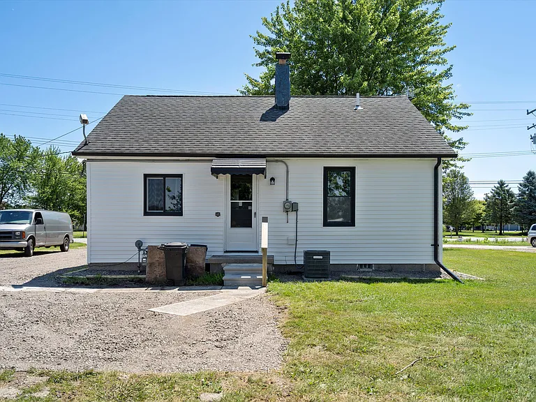 7784 River Rd — Photo 3