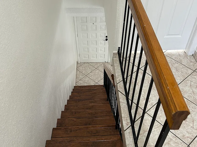 2201 W 53rd Pl — Photo 8