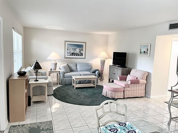 2nd image of 500 1st Avenue S #103