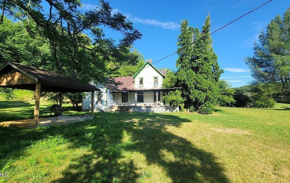 1st image of 2715 Happy Hollow Rd