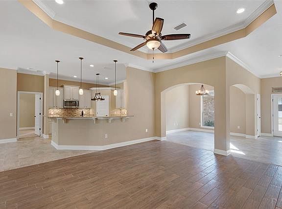 4th image of 5374 Southlake Dr