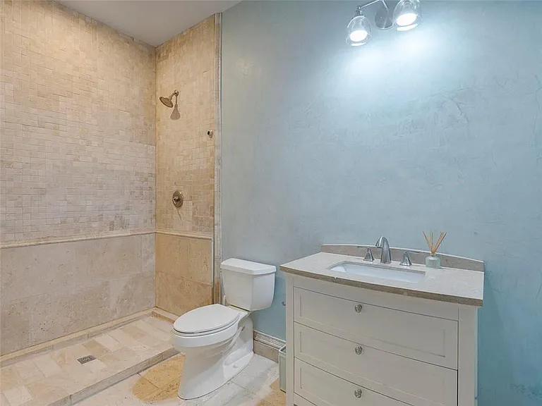 6420 Riverside Dr NW — Photo 99