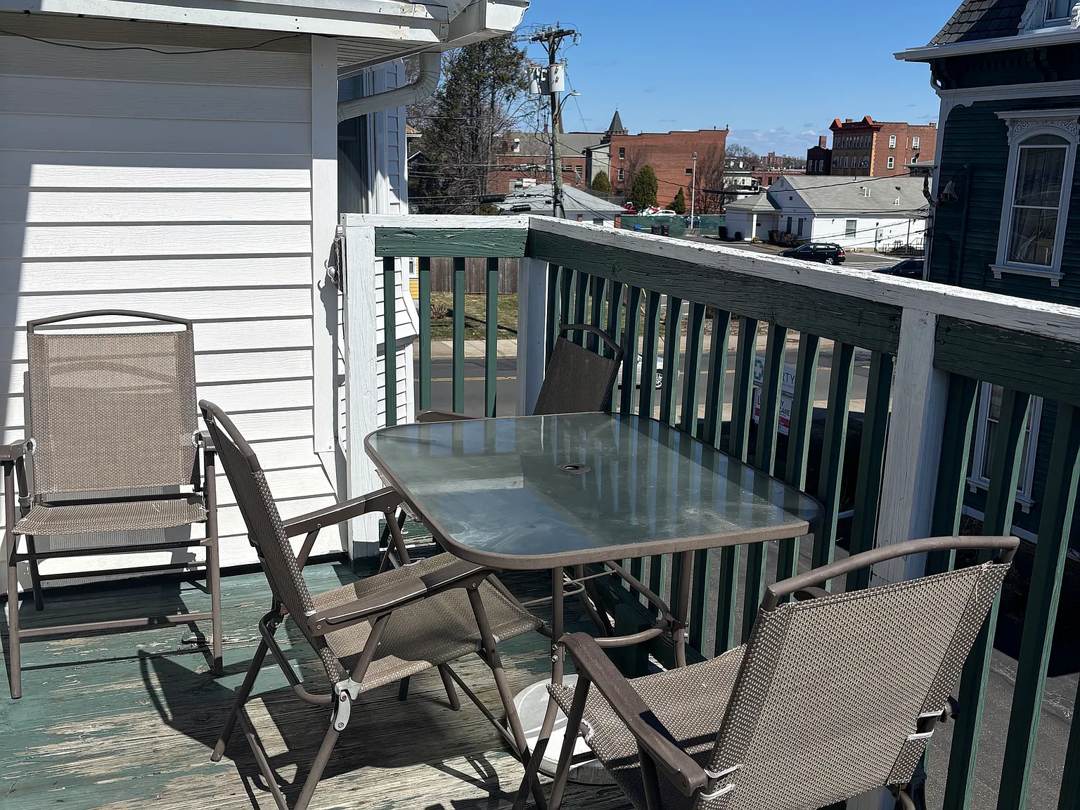3 bed, 1.0 bath, 3071 sqft, $1,900 — Photo 3