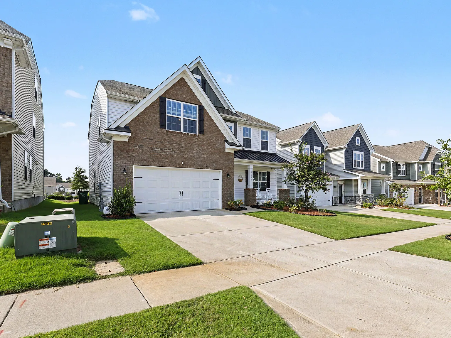 4 bed, 2.5 bath, 2753 sqft, $2,695 — Photo 3
