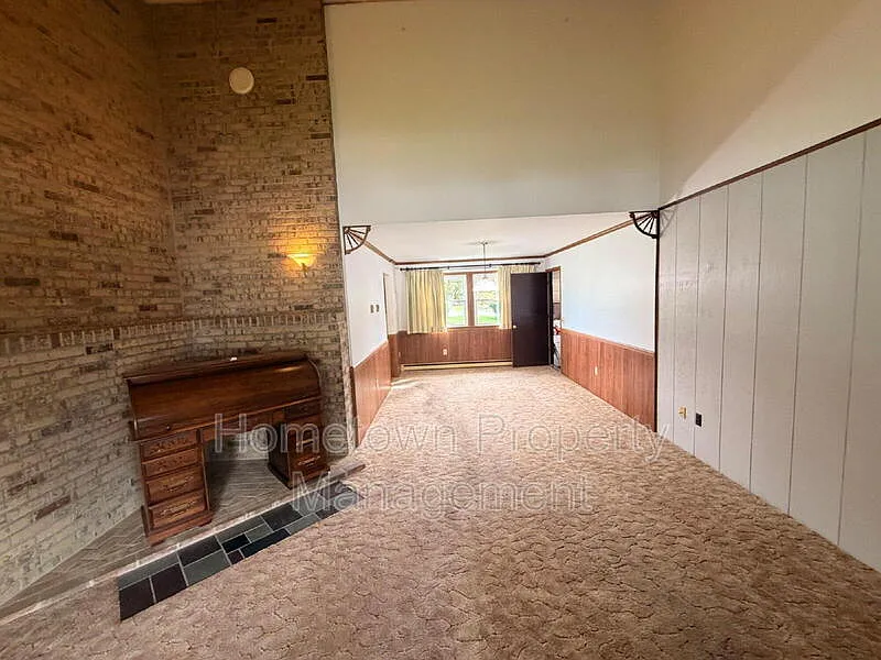 3 bed, 2.5 bath, 1540 sqft, $2,000 — Photo 2
