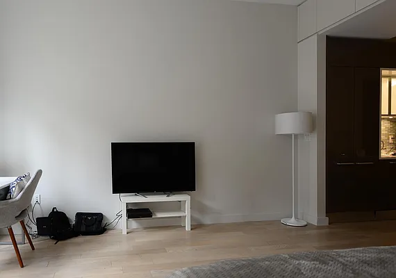 Rented by 212 Consulting Corp | media 39