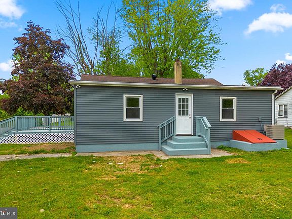 4th image of 7 Meadowview Ave