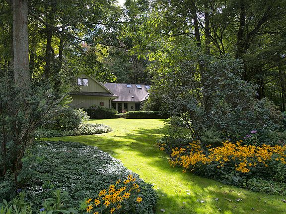 2nd image of 522 Jackson Park Dr
