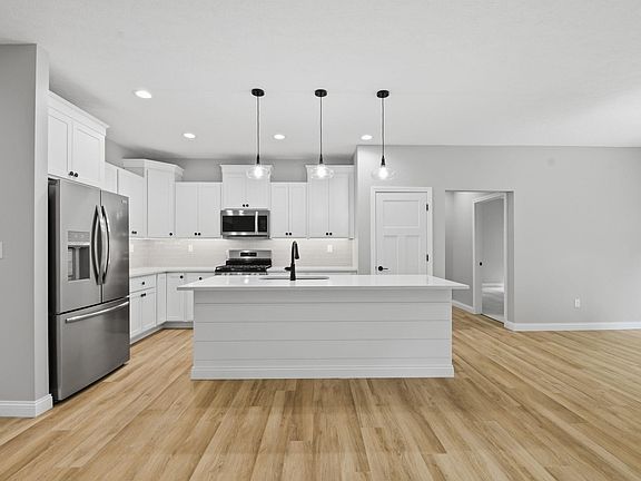 2nd image of 821 Hackberry Ct