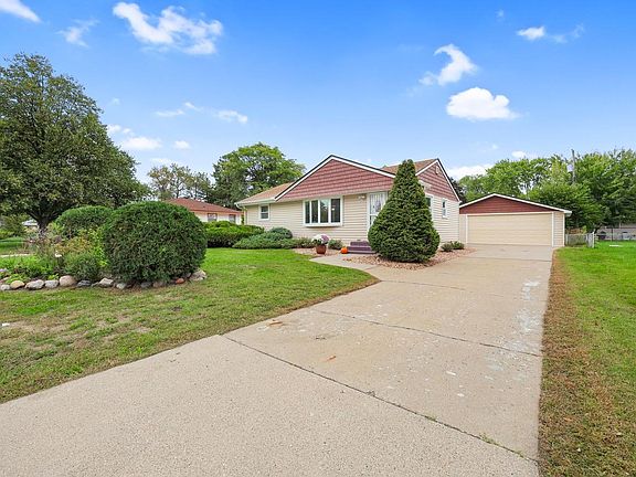 4th image of 6324 Lee Ave N