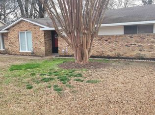 6011 Quince Rd, Memphis, TN 38119