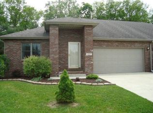 810 S Silverwood Rd, Muncie, IN 47304