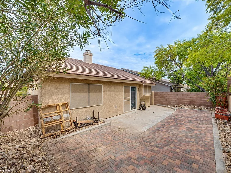 9829 Panorama Cliff Dr — Photo 3