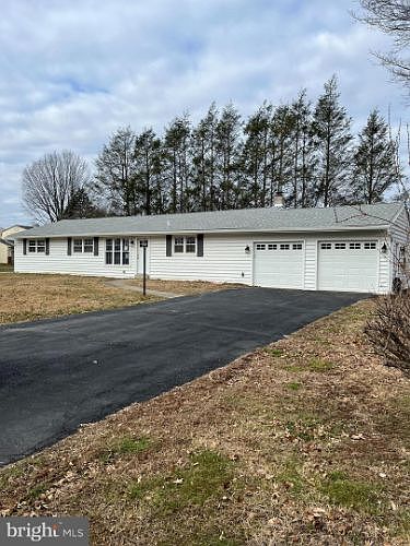 1st image of 2401 Thomas Ln