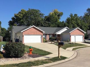 3212 Leverett Ct, Alton, IL 62002