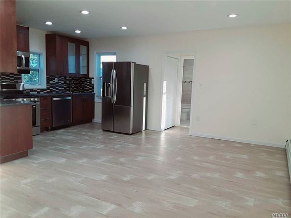 4th image of 42 E Hawthorne Ave Floor 2