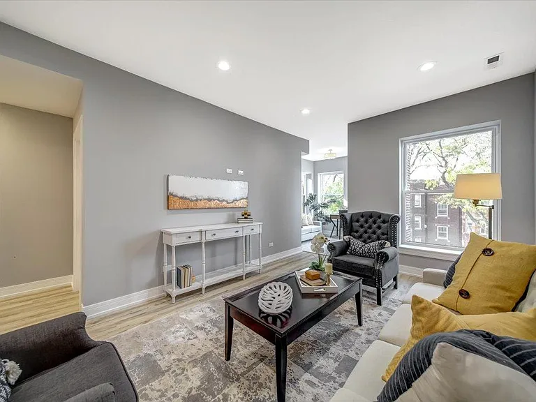 6355 N Paulina St #1S — Photo 3