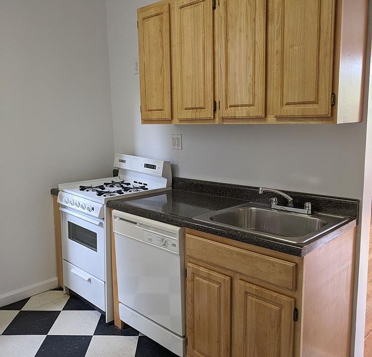 2nd image of 216 6th Ave APT 3A