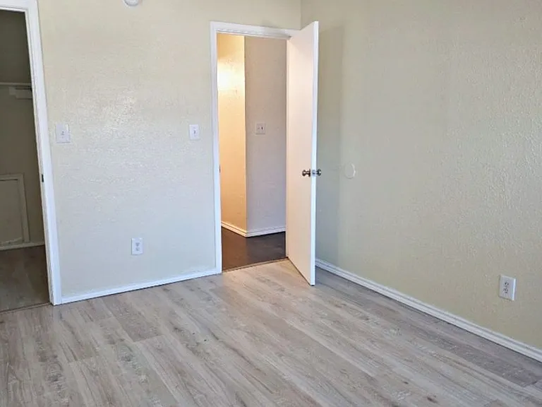 Greenswest Apartments — Photo 21