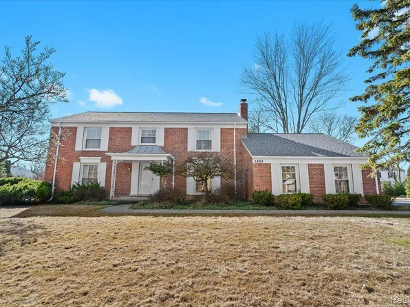5888 Red Coat Ln, West Bloomfield, MI 48322
