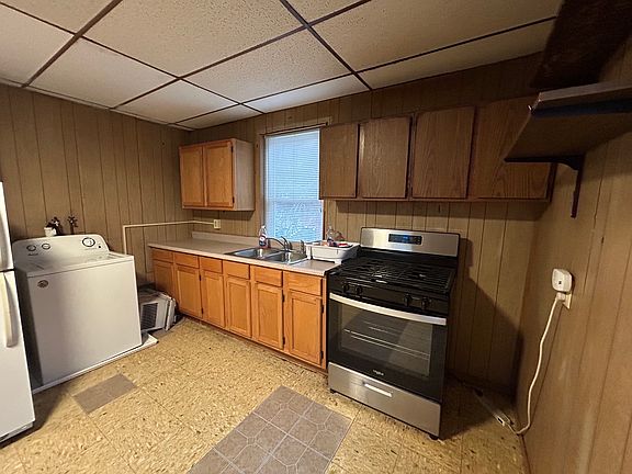 4th image of 1133 College Ave #A