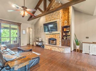 108 Oak Creek Dr, Springtown, TX 76082