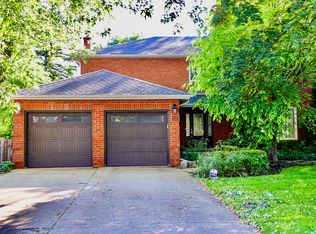 89 Yonge Blvd, Toronto, ON M5M3G8