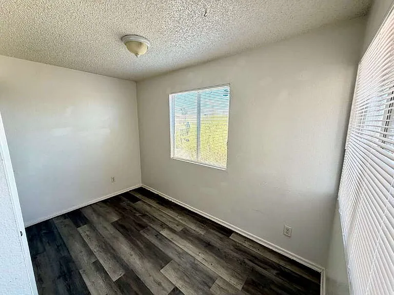 10660 W Concordia Dr #1 — Photo 4