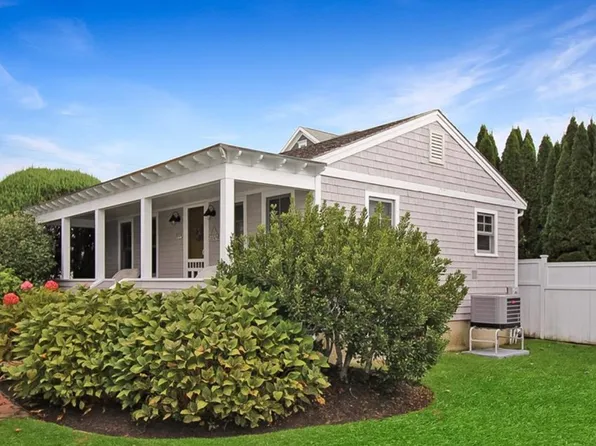 223 Purgatory Rd, Middletown, RI 02842