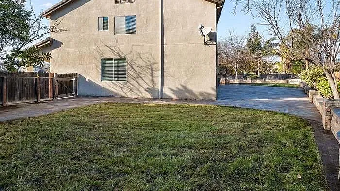 4594 Crabapple Ct — Photo 18
