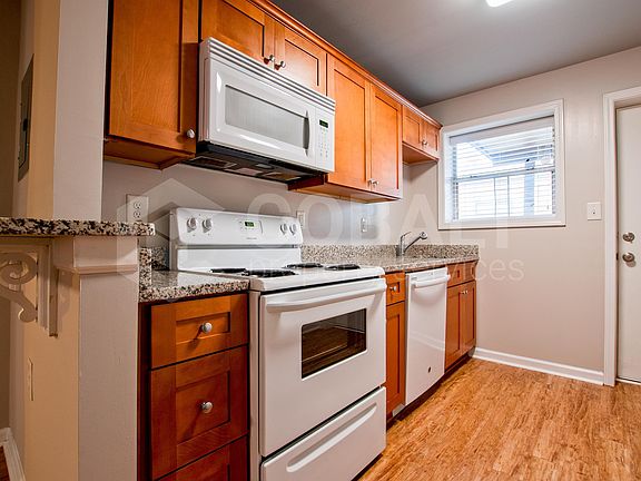 3rd image of 271 Glen Iris Dr NE #11174821