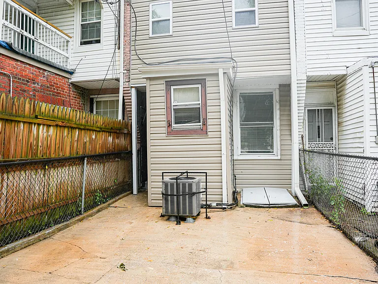 Homestead St — Photo 27
