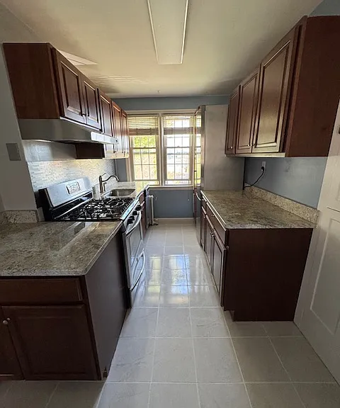 2475 Summer St #3L — Photo 1