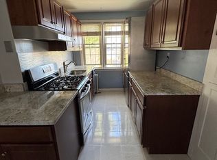 2475 Summer St APT 3L, Stamford, CT