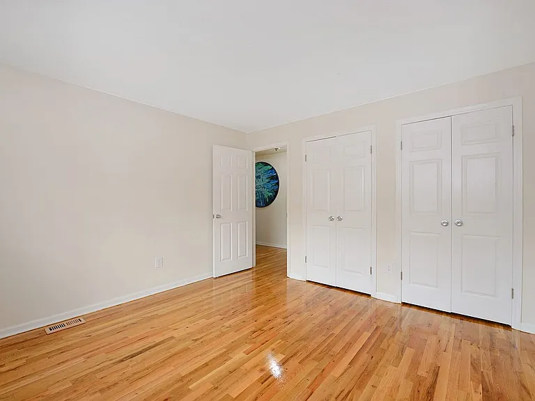 Bridgewater Oaks — Photo 12