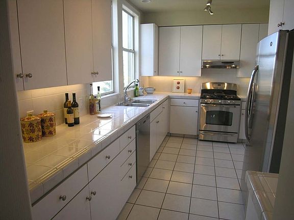 4th image of 2029 Fulton St
