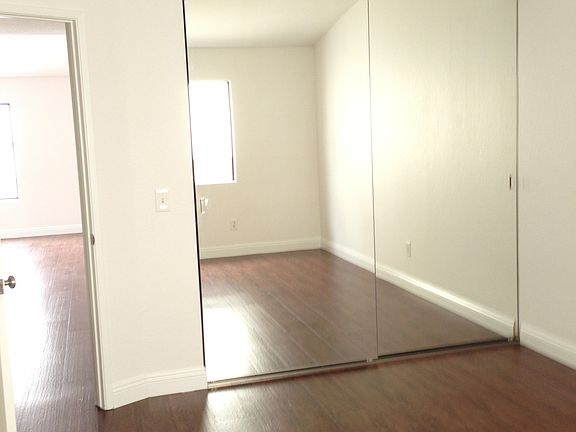 4th image of 4712 Point Loma Ave
