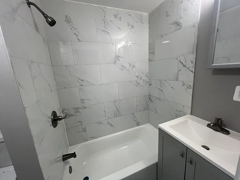 104 Lawrence St #4 — Photo 7