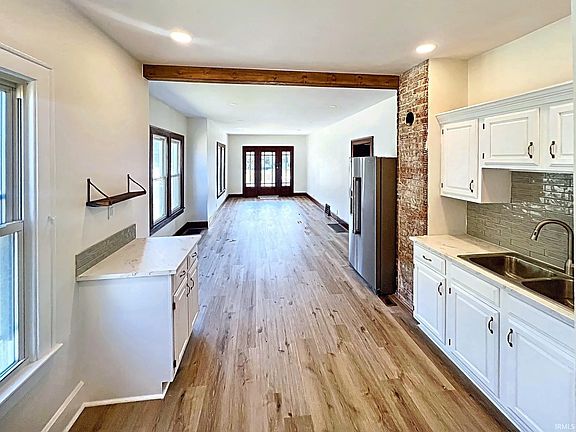 5th image of 2536 N Elsas Ave