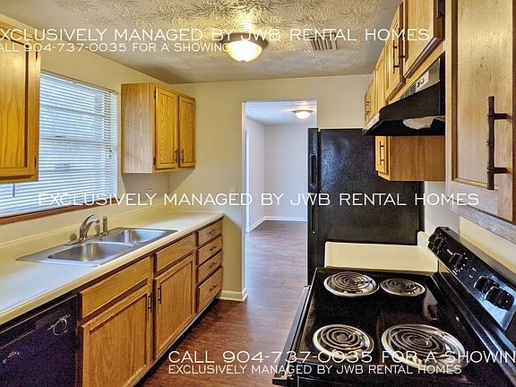 5th image of 4121 Sharbeth Dr E