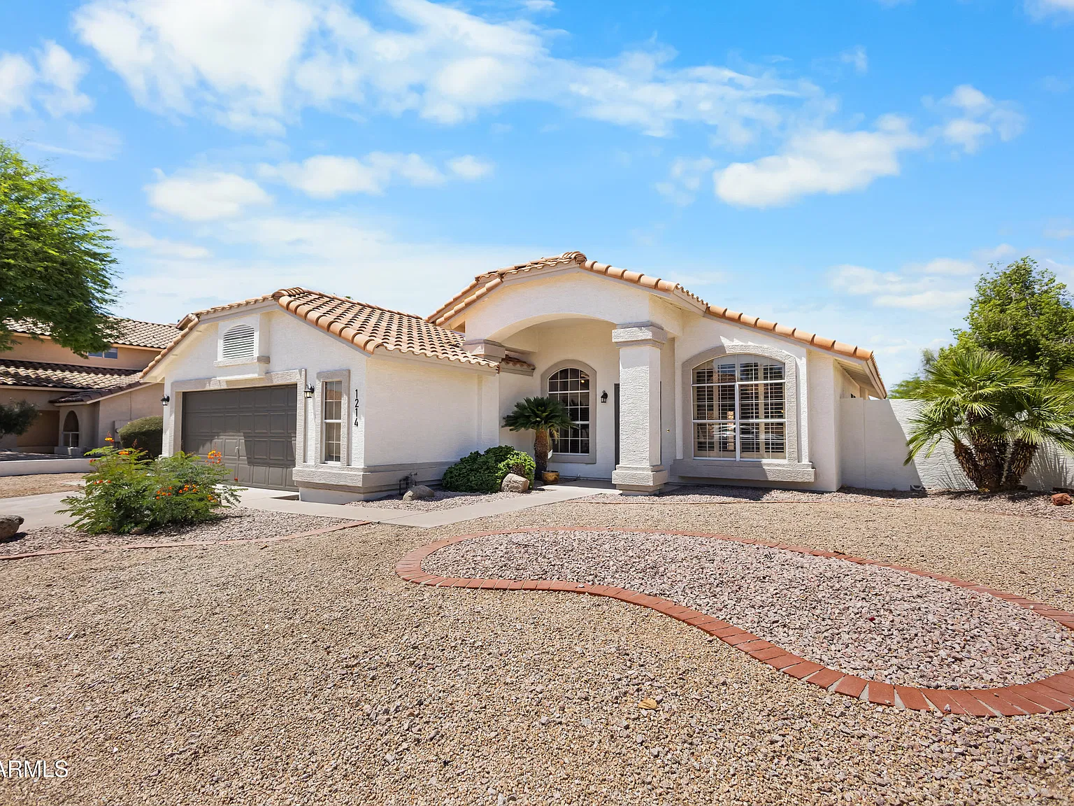 4 bed, 2.0 bath, 1817 sqft, $3,000 — Photo 2
