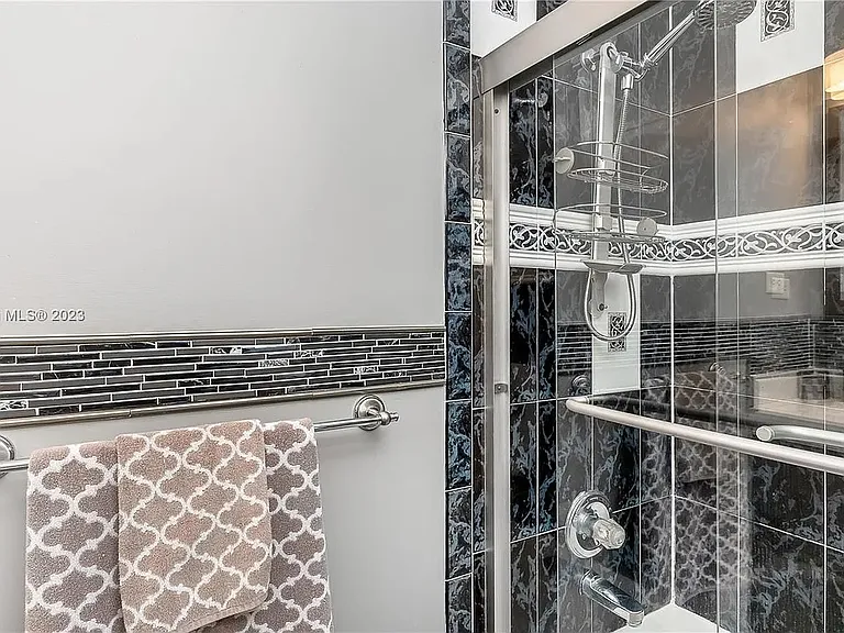 1714 Royal Grove Way — Photo 35